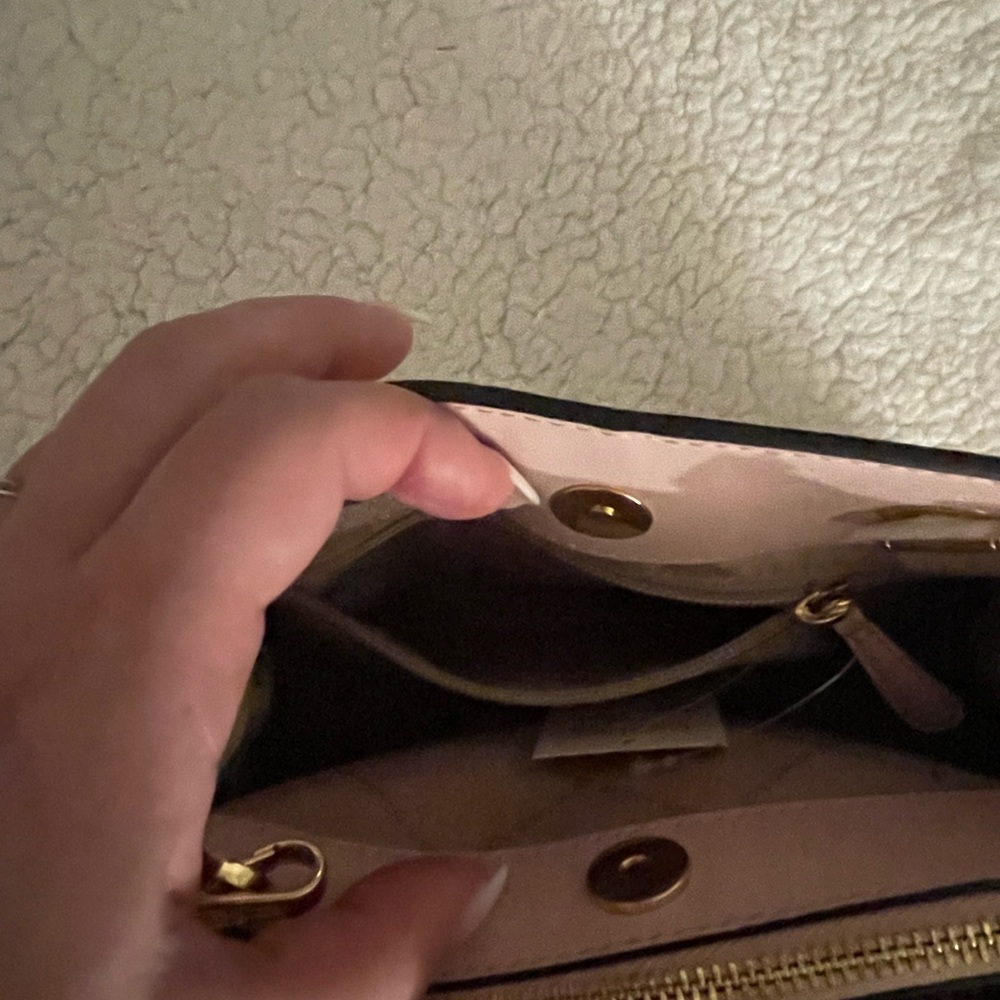 SM Michael Kors Teagen leather messenger bag *SOLD* - Picture 9 of 13